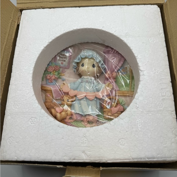 Precious Moments Plate - Picture 3 of 6